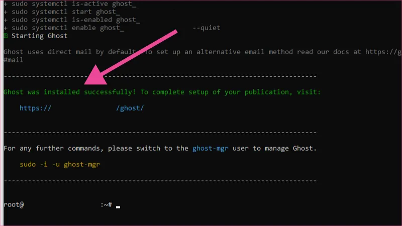 Símbolo del sistema que muestra el final de la instalación de Ghost CMS.